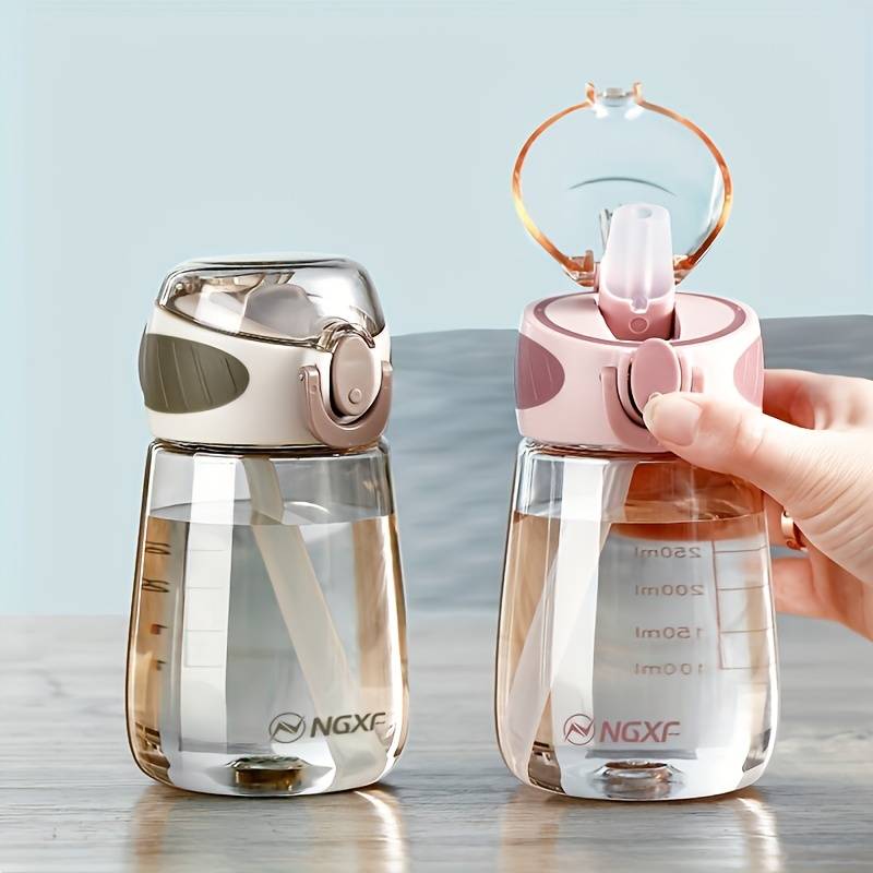 Water bottle with fruit infuser