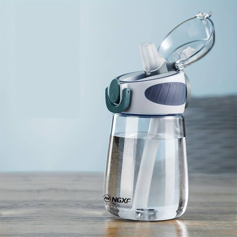 Water bottle with fruit infuser