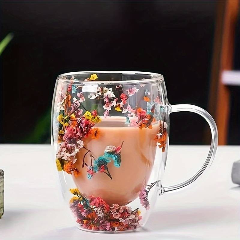 Tasse a cafe en verre transparent avec fleurs sechees  | Ustensiles Culinaires